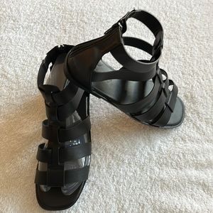 NWT 6 1/2 Black Bamboo Sandals